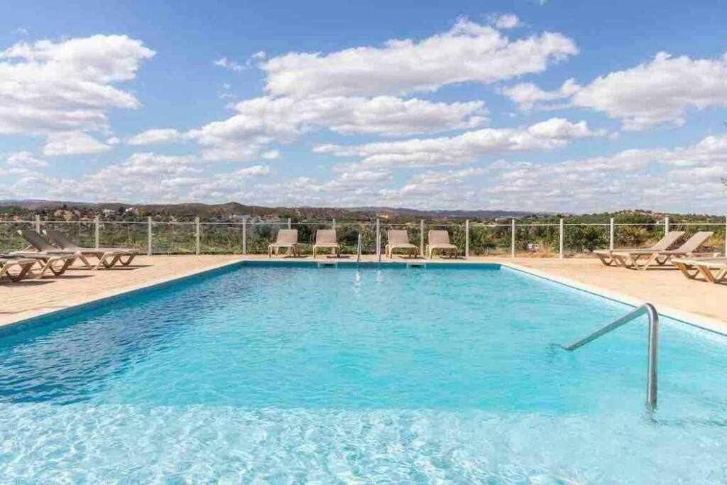 Modern 3Br Apt W/ Lg Terrace, Bbq, Ac & Parking 타비라 외부 사진