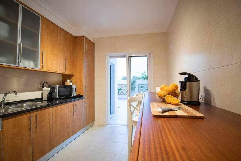 Modern 3Br Apt W/ Lg Terrace, Bbq, Ac & Parking 타비라 외부 사진