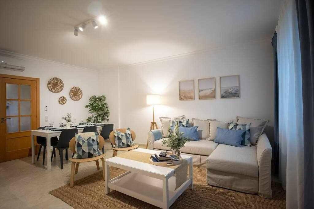 Modern 3Br Apt W/ Lg Terrace, Bbq, Ac & Parking 타비라 외부 사진