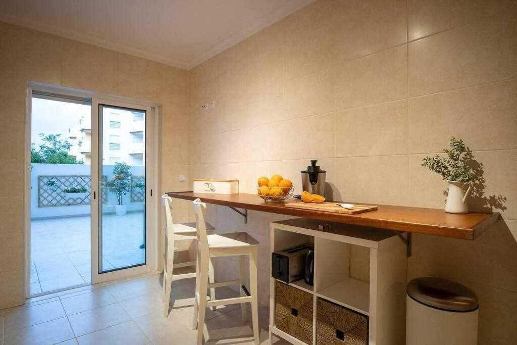 Modern 3Br Apt W/ Lg Terrace, Bbq, Ac & Parking 타비라 외부 사진